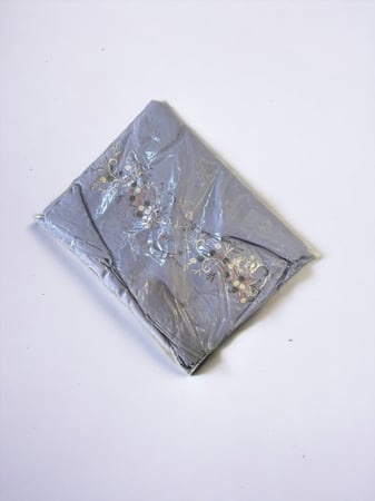 طقم سجادة الصلاة مع شرشف رمادي