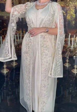 اكمام طويله شفافه