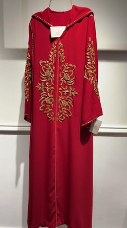 جلابيه شك احمر