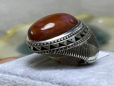 خاتم فضه بحجر العقيق اليماني قبة مزعفرة صياغة عباسي ع