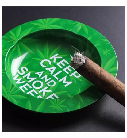 طفاية سجائر باشكال متعددة