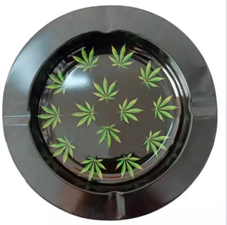 طفاية سجائر باشكال متعددة