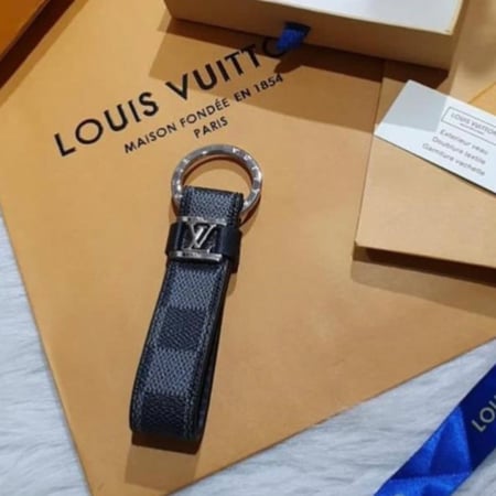 ميدالية مفاتيح لويس فيتون