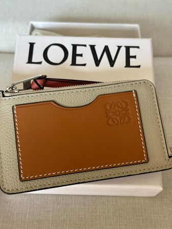 محفظة لويفي