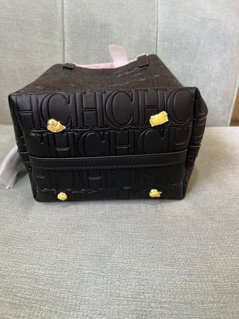 شنطة يد كارولينا هيريرا