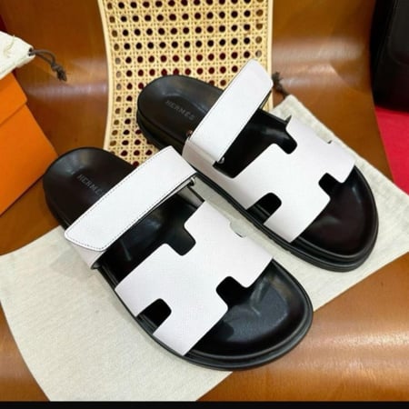 حذاء هرمز  ابيض