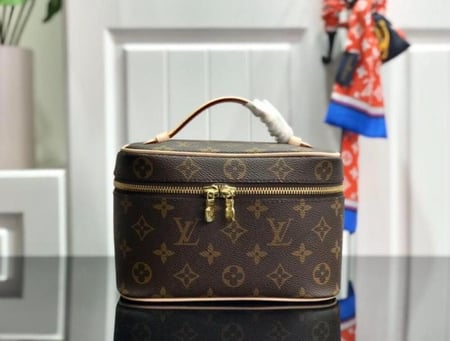 حقيبة لويس فيتون مكياج مقاس