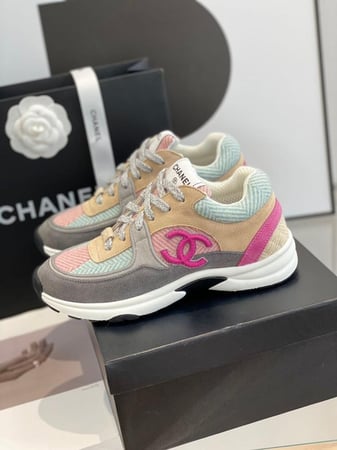 حذاء شانيل سبورت