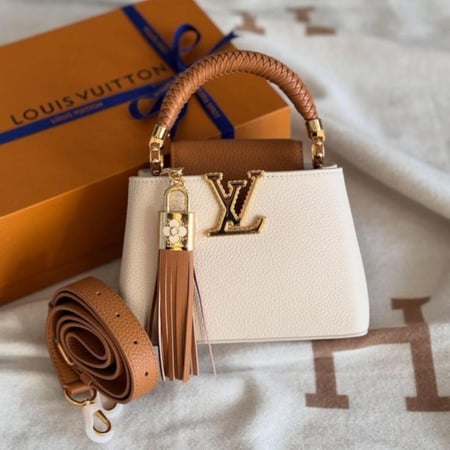 حقيبة كابوسين جلد بقري مقاس ٢١