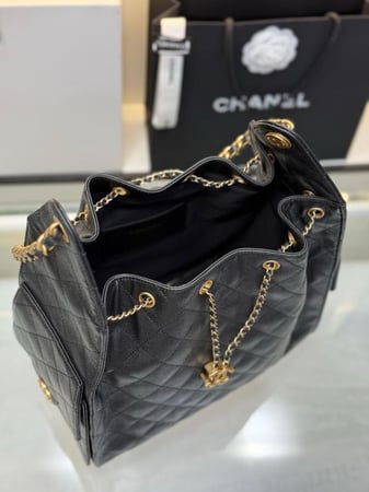 حقيبة شانيل 25  مقاس 30 كافيار