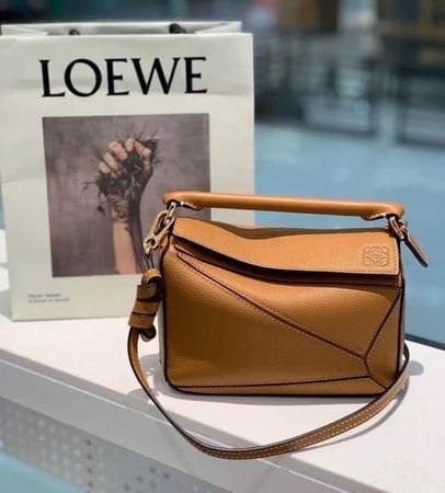 شنطة Loewe