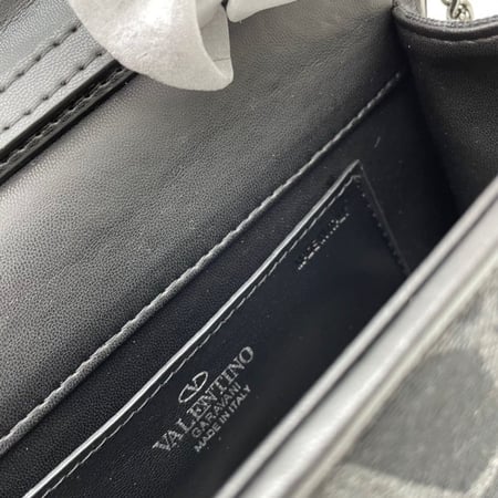 شنطة فالنتينو اسود