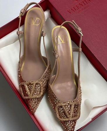 كعب عالي فالنتينو