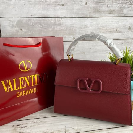 حقيبة فالنتينو