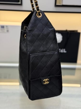 حقيبة شانيل 25  مقاس 30 كافيار