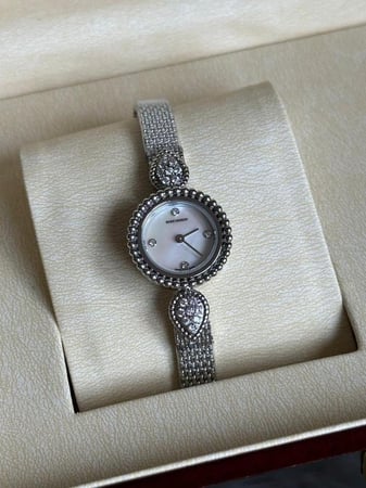 ساعات بوشرون