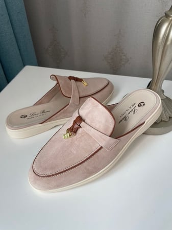 حذاء لوروبيانا