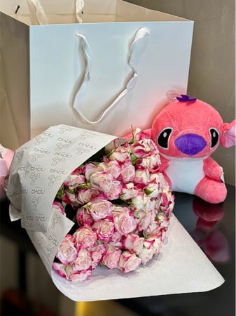 باقة ورد نايا & دمية ستيتش