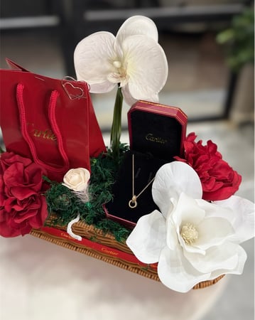 قلادة كارتير & تنسيق فاخر