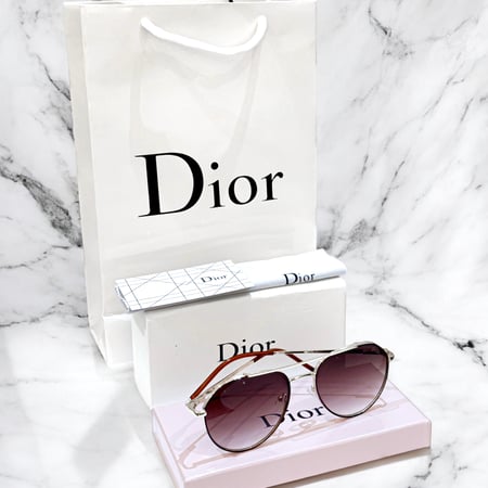 نظارة ديور مع الملحقات