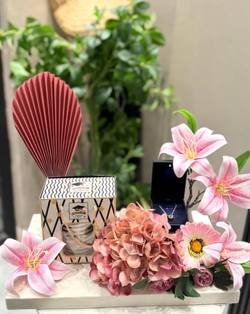 تنسيق قلادة كارتير & كوب تخرج