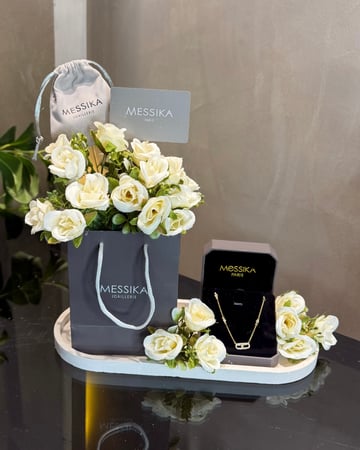 قلادة ميسيكا مع الملحقات & تنسيق فخم