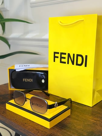 نظارة فندي مع الملحقات