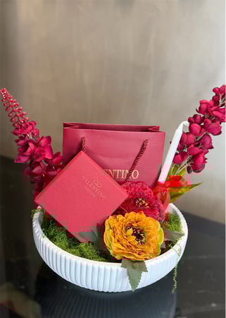 عقد فالنتينو & تنسيق فخم