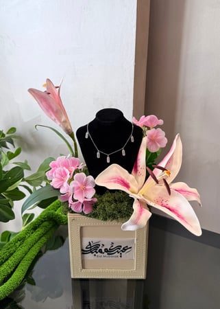 ستاند فخم & شوكر وأقراط ميسيكا