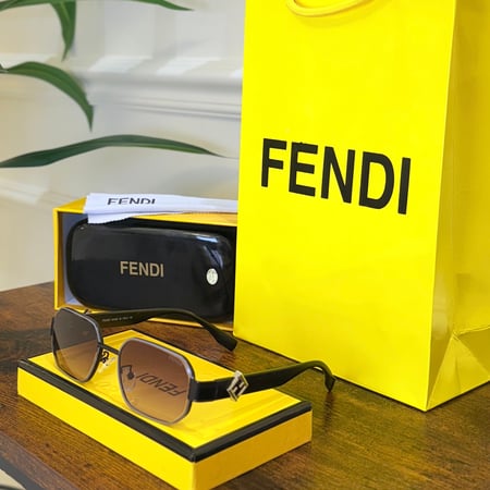 نظارة فندي مع الملحقات