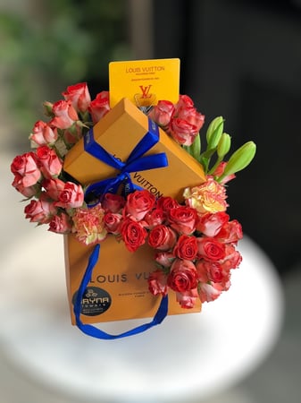 سلسال LV & تنسيق الورد