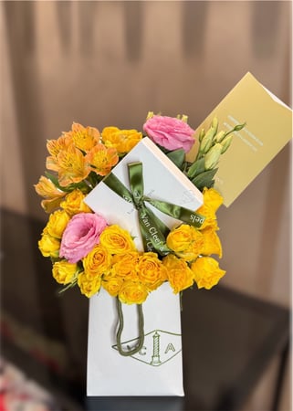 قلادة فان كليف & تنسيق ورد