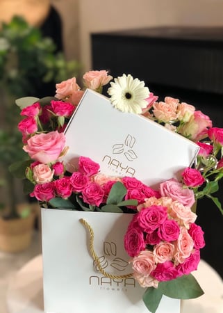 بوكس شوكلت مع الورد