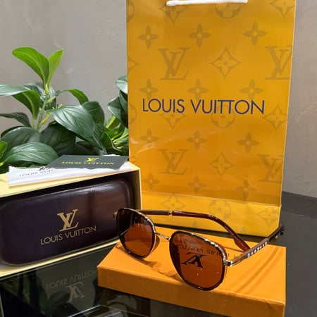 نظارة LV مع الملحقات