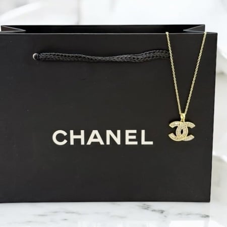 قلادة شانيل & تنسيق فخم