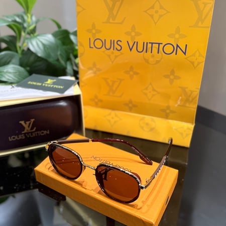 نظارة LV مع الملحقات