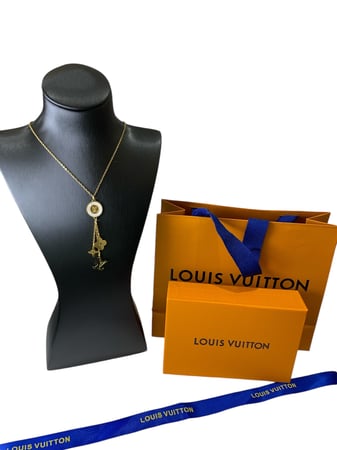 سلسال LV & تنسيق الورد