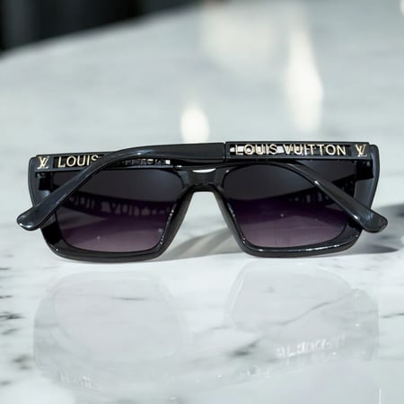 نظارة LV مع الملحقات