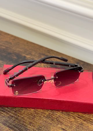 نظارة مع الملحقات