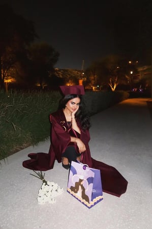 قبعة تخرج برقندي