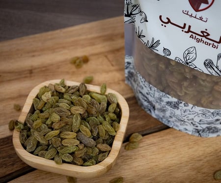 فوائد الزبيب الاخضر المجفف