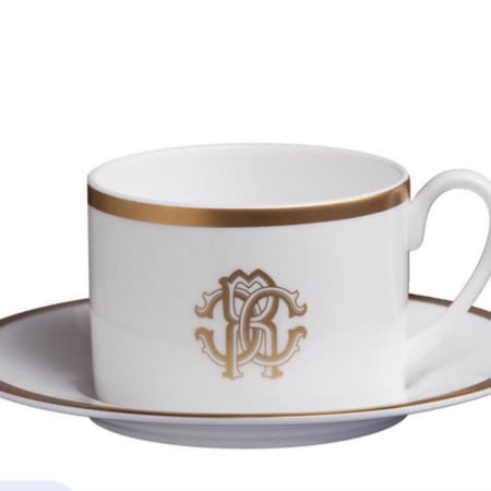 كوب روبرتو كافالي بشعار الماركه مع صحن