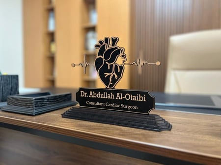 لوحة مكتب طبية إبداعية - حفر ليزر مخصص للأطباء والمهن التخصصية