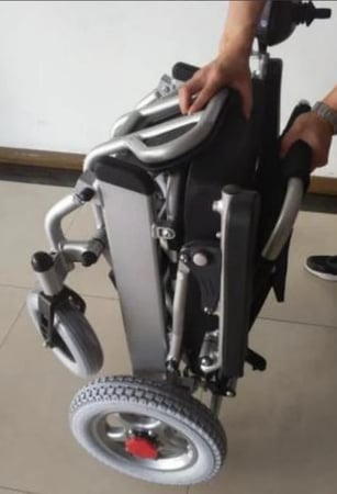 كرسي متحرك كهربائي اوتوماتيكي بالكامل Dorra JL155