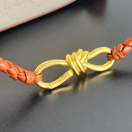 حقيبة-بوتيقا