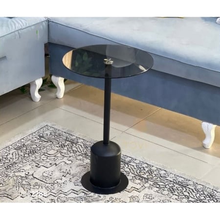 طاولة جانبية