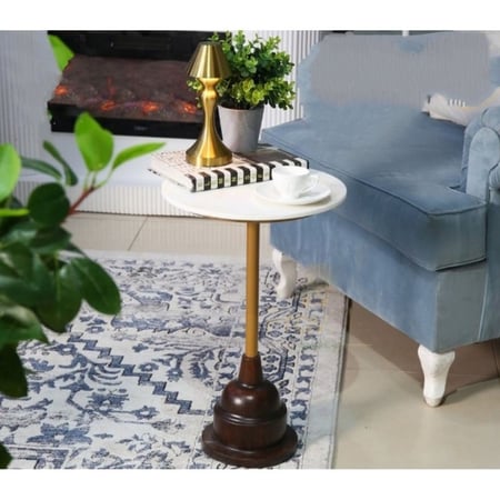 طاولة جانبية