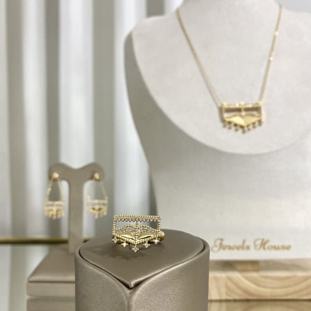 طقم  تشوكر / سلسال مطلي ومرصع بالألماس الصناعي