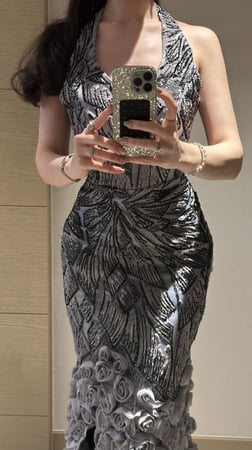 فستان سهرة انيق بتصميم مميز