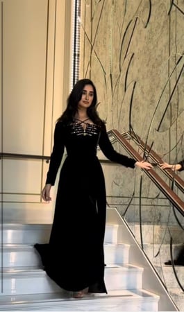 فستان مخمل أنيق